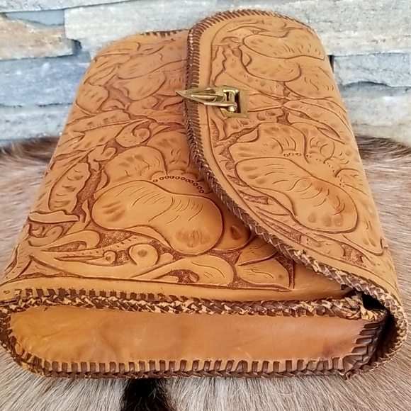 Vintage 1970s Boho Tooled Leather Flowers and Leaves Clutch Handbag - Picture 9 of 16